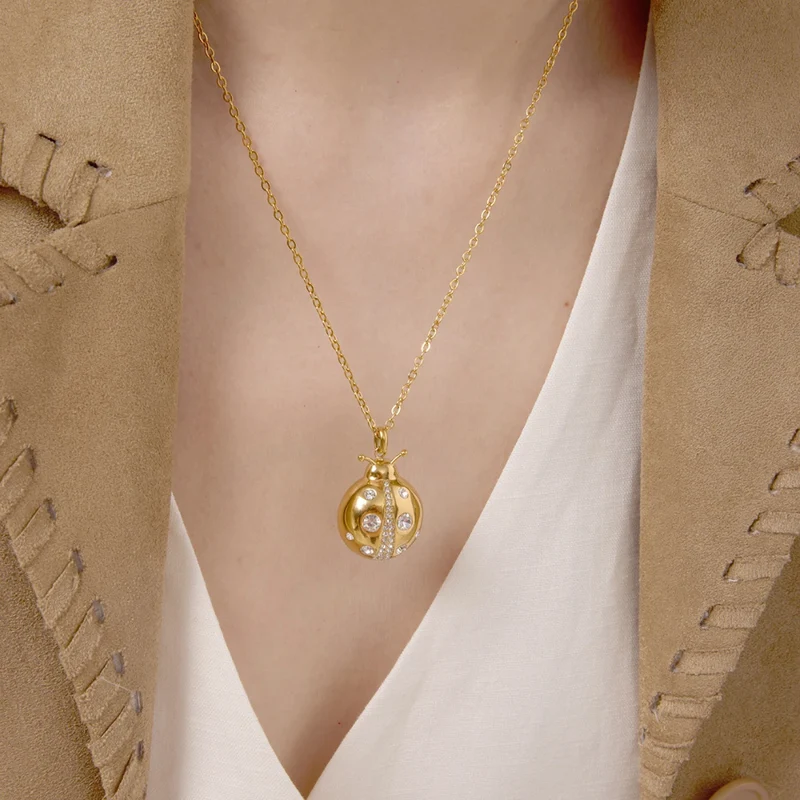Collier pendentif Coccinelle