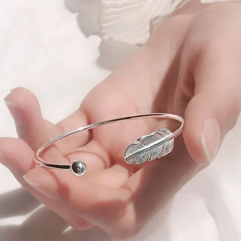 Bracelet jonc plume