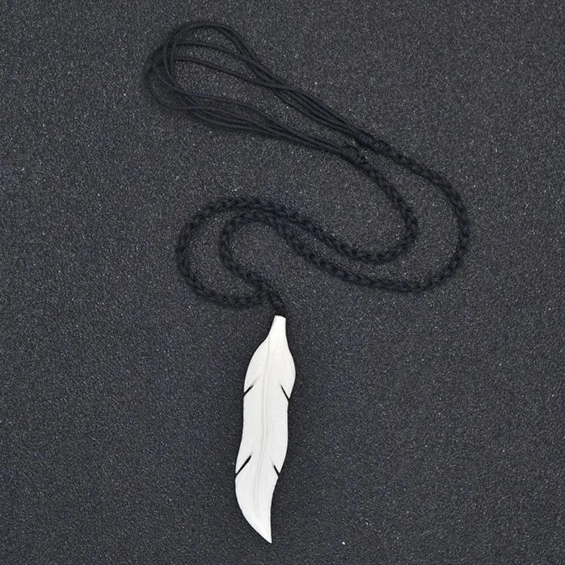 Collier avec Plume Blanche