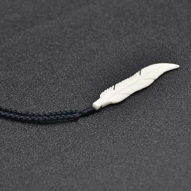 Collier avec Plume Blanche