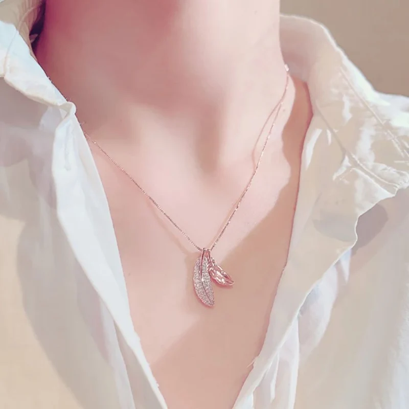 Collier Plume Rose