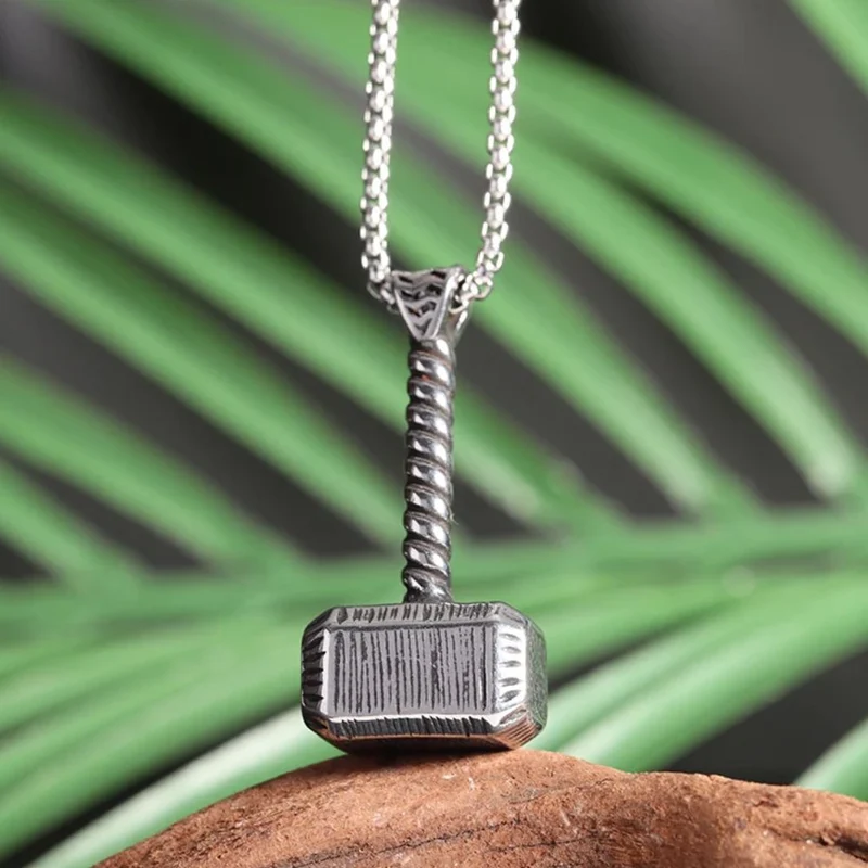 Collier Marteau Viking