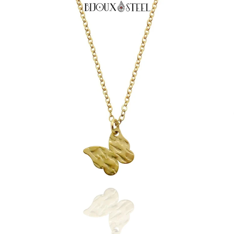 Collier à pendentif papillon martelé en acier inoxydable
