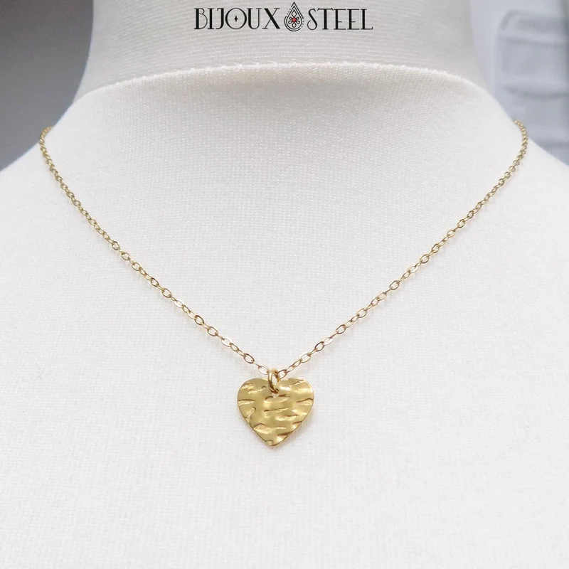 Collier à pendentif coeur martelé en acier inoxydable