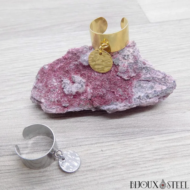 Bague large ajustable à pendentif médaille martelée en acier inoxydable