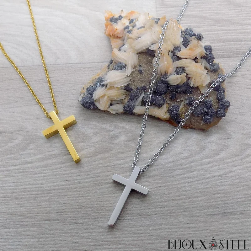 Collier croix chrétienne en acier inoxydable