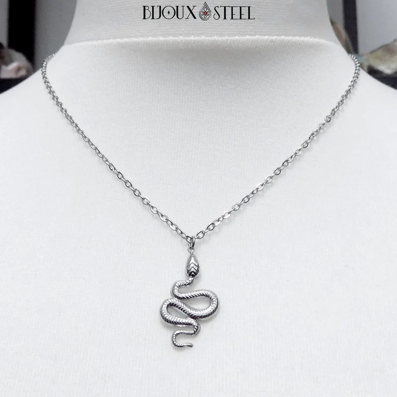 Collier à pendentif serpent en acier inoxydable