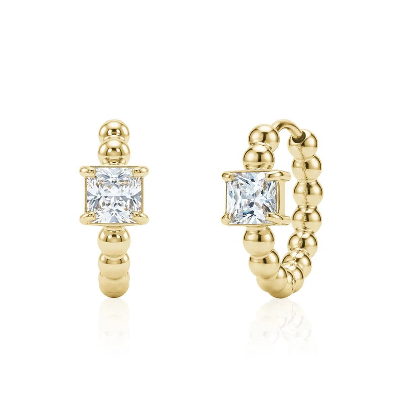 Boucles d'oreilles Huggie à perles et coupe carrée