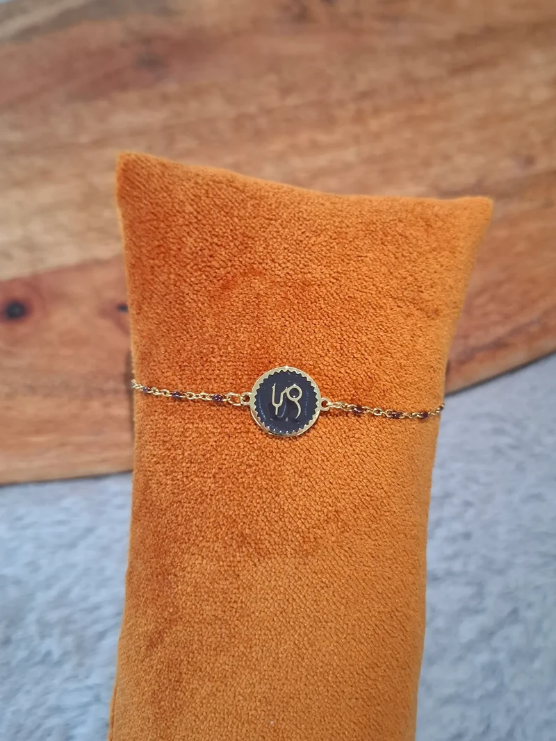 Bracelet chaîne fine signe astrologique coloré