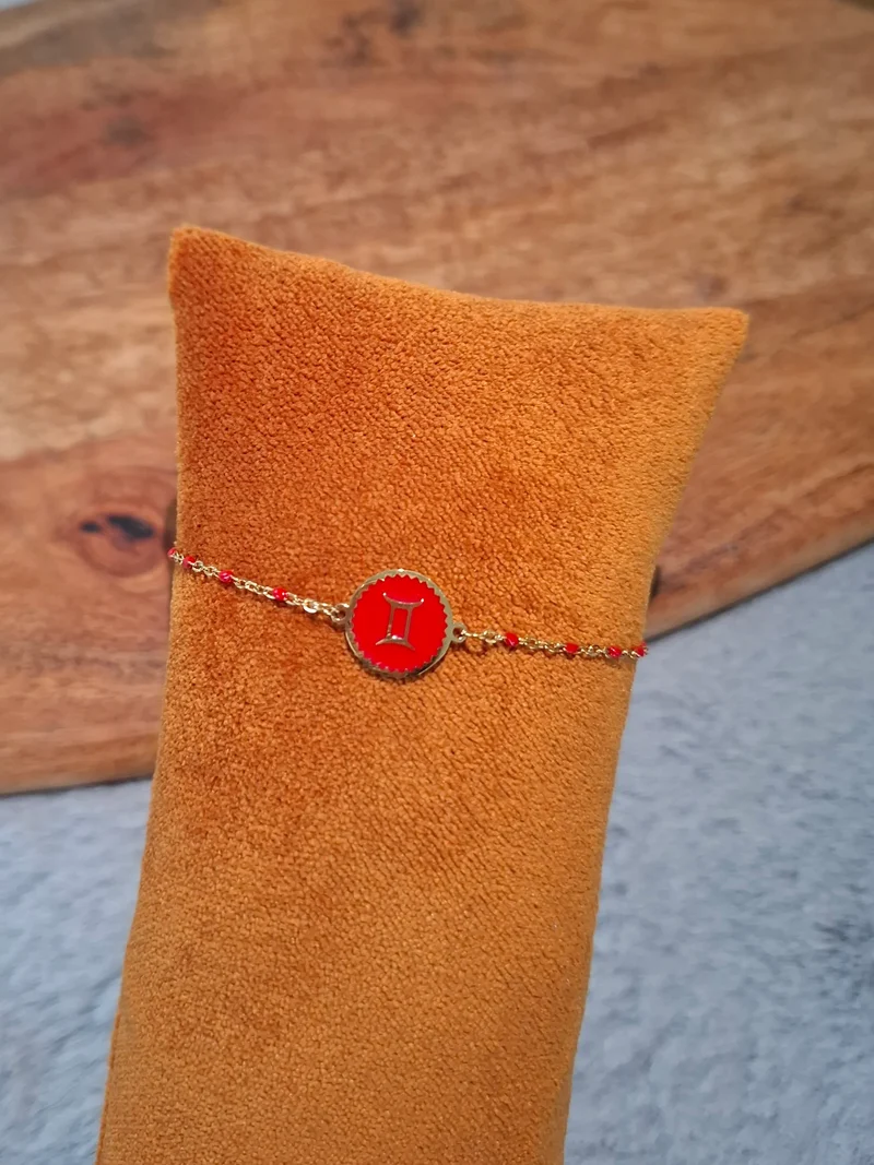 Bracelet chaîne fine signe astrologique coloré