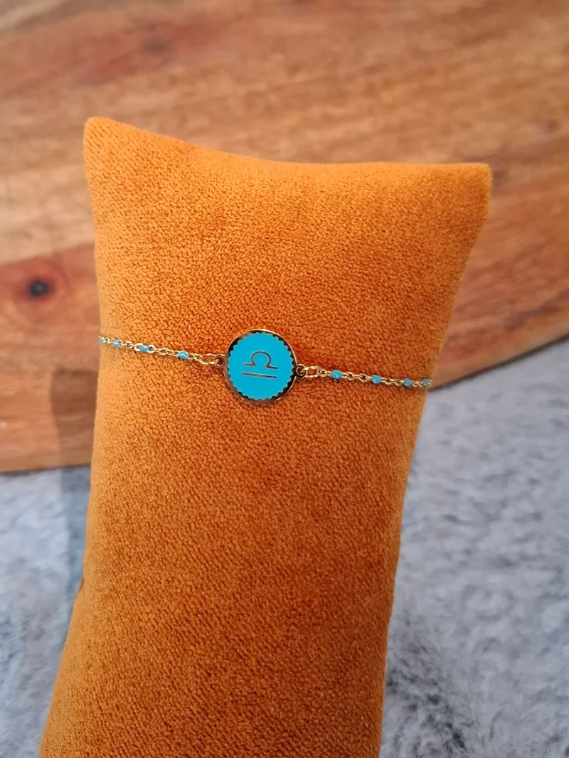 Bracelet chaîne fine signe astrologique coloré