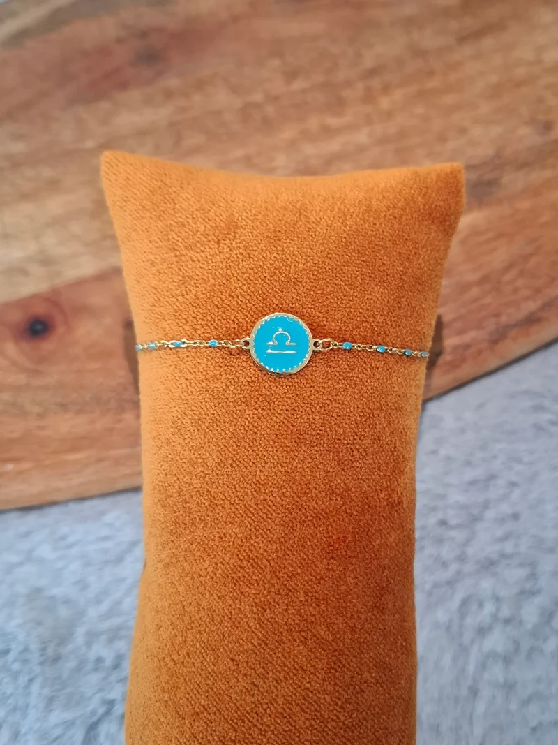 Bracelet chaîne fine signe astrologique coloré