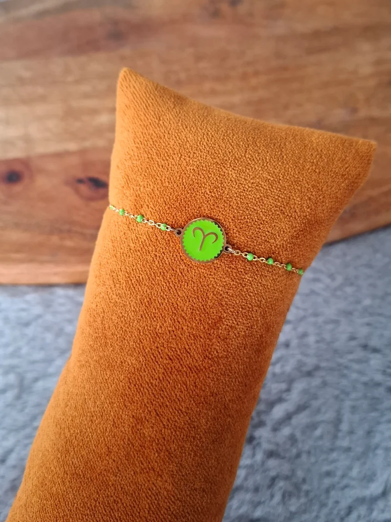 Bracelet chaîne fine signe astrologique coloré