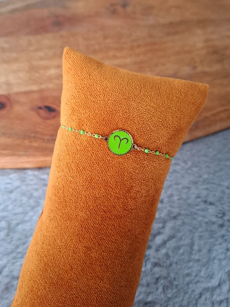 Bracelet chaîne fine signe astrologique coloré