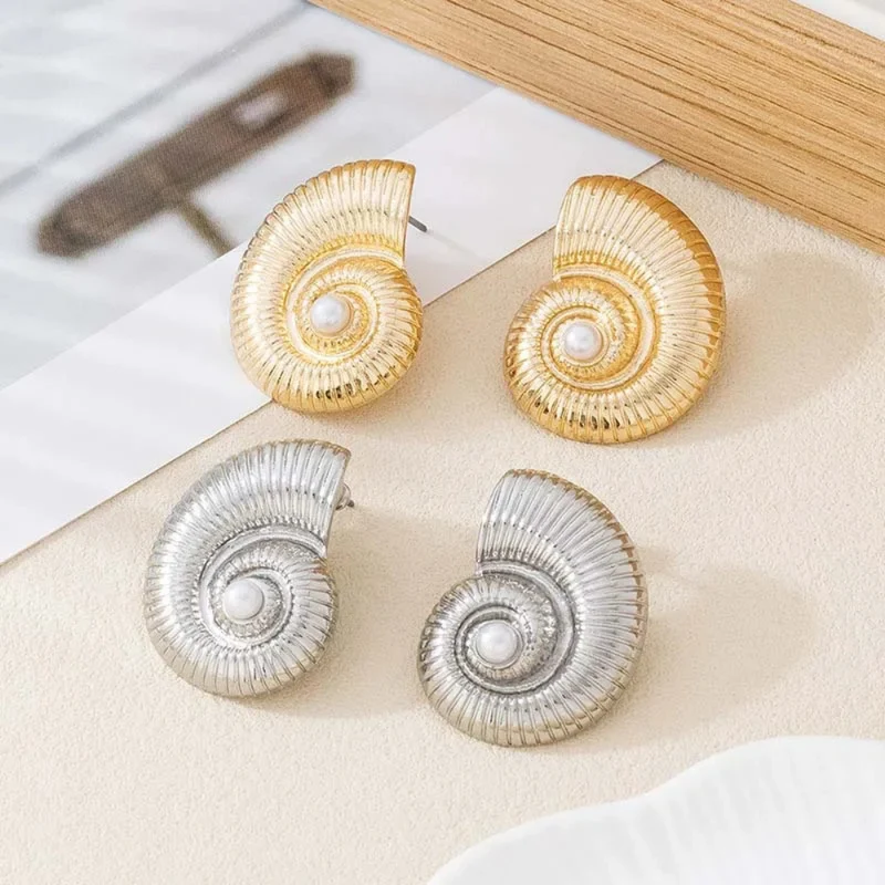 Boucles d'Oreilles Escargot Perle Blanche