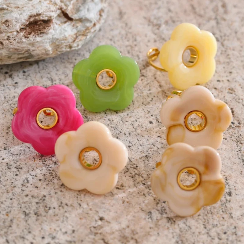 Bague Fleur Résine