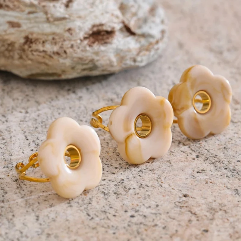 Bague Fleur Résine