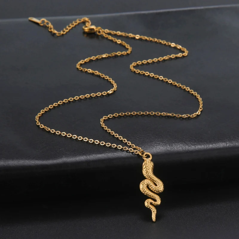 Collier Serpent Relief