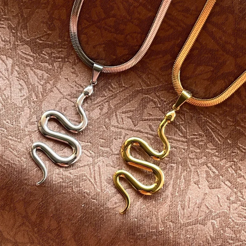 Collier Maille et Pendentif Serpent