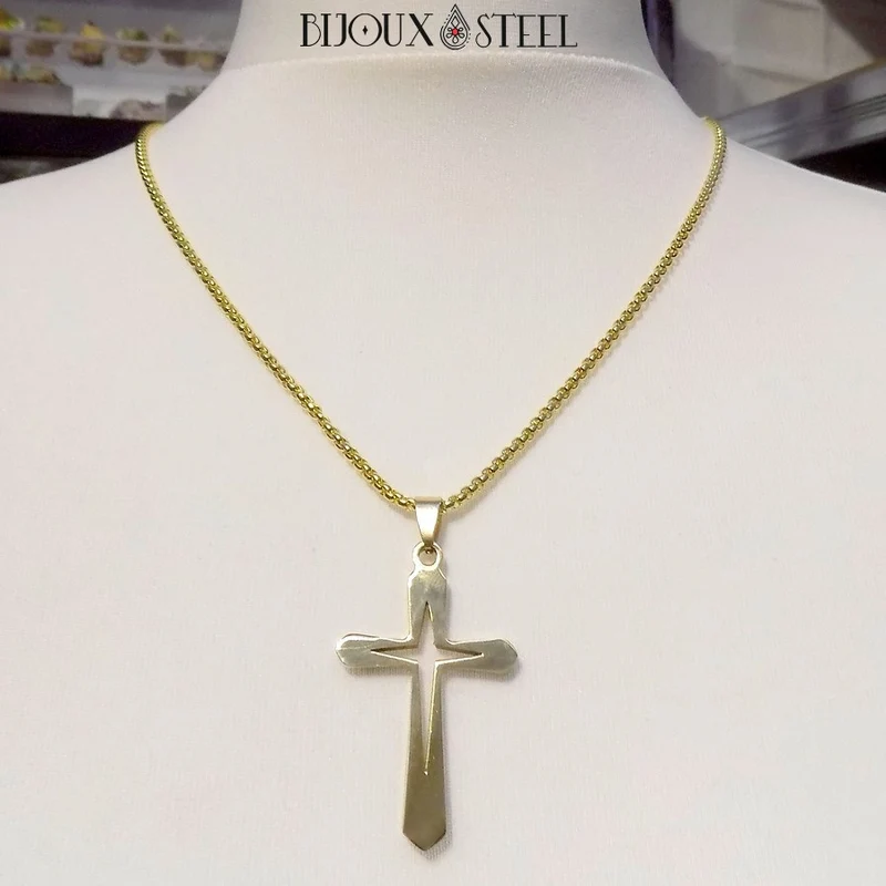 Collier homme croix creuse en acier inoxydable