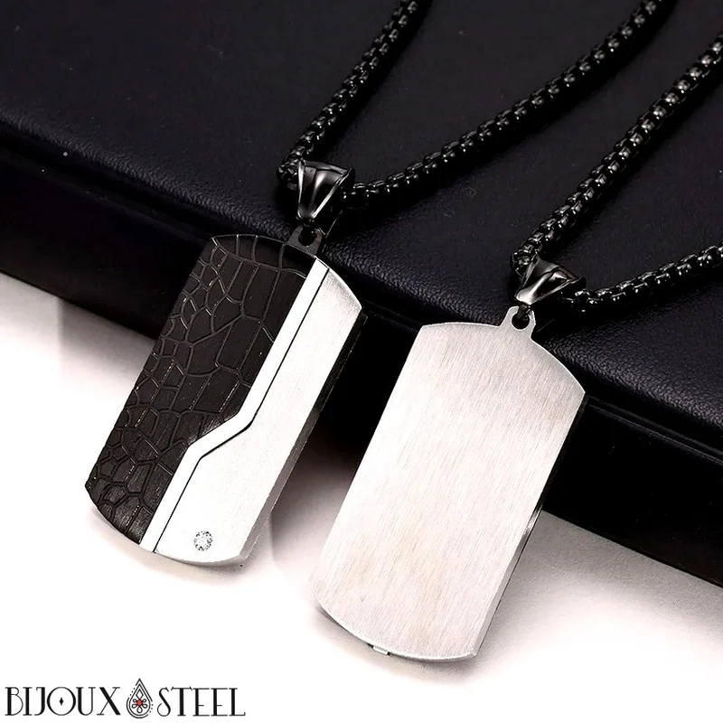 Collier à pendentif plaque noire et argentée et acier inoxydable