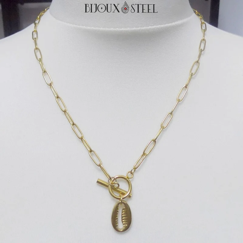 Collier maille trombone à pendentif cauri sur fermoir en acier inoxydable