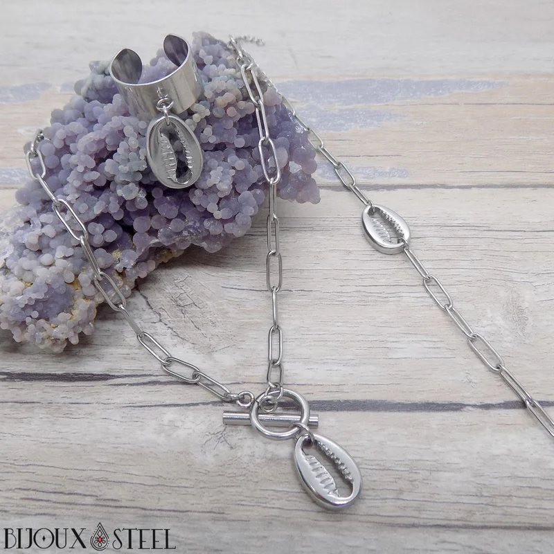 Collier maille trombone à pendentif cauri sur fermoir en acier inoxydable