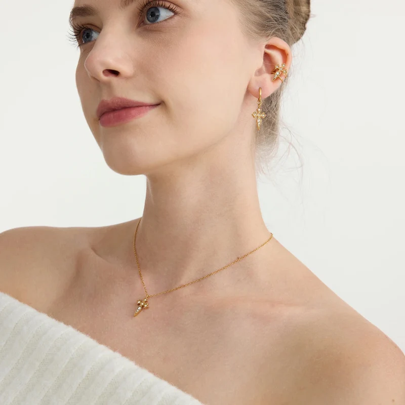 Collier Croix Pointue Femme