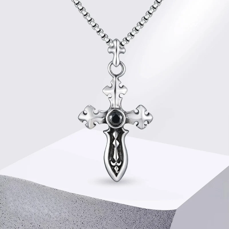 Collier Croix Médiévale Homme