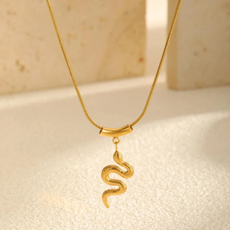 Collier Serpent Doré Femme