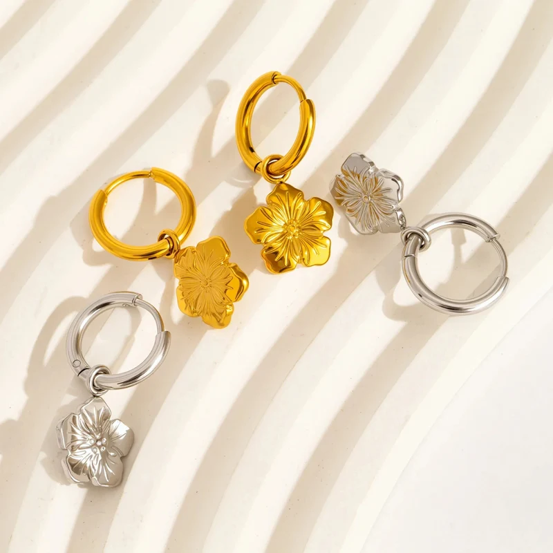 Boucles d'Oreilles Fleur Pendantes