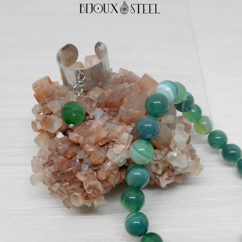 Bague large ajustable à perle d'agate verte teintée