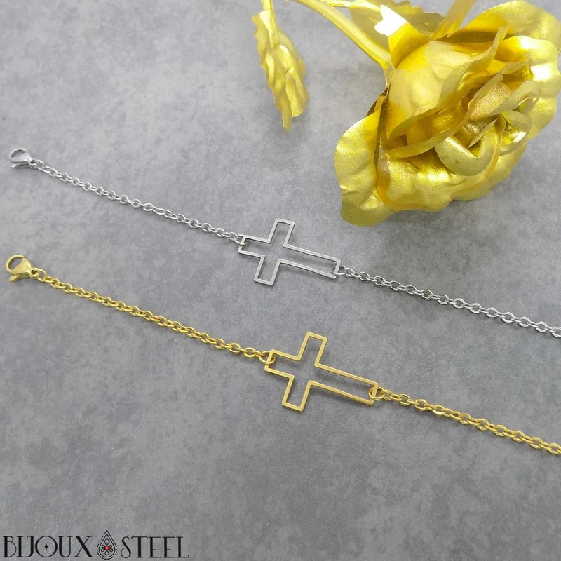 Bracelet croix ajourée en acier inoxydable