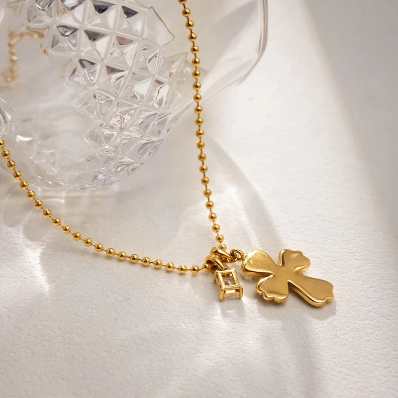 Collier Croix Vintage
