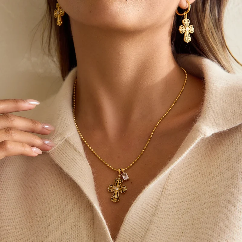 Collier Croix Vintage