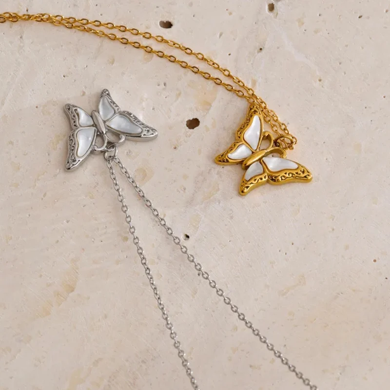 Collier Papillon et Nacre Blanc