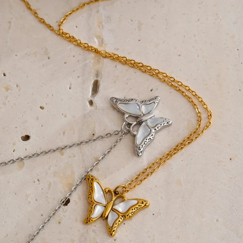 Collier Papillon et Nacre Blanc
