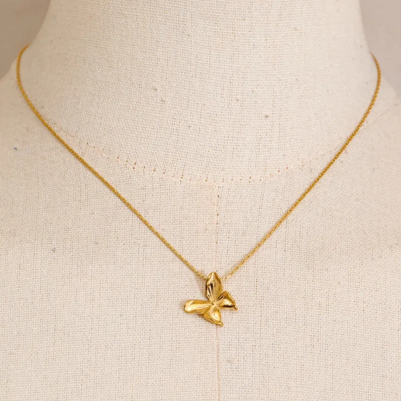 Collier pendentif Papillon