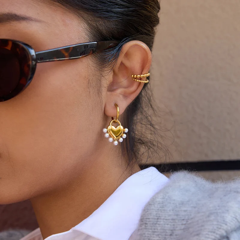 Boucles d'Oreilles Coeur et Perles Blanches