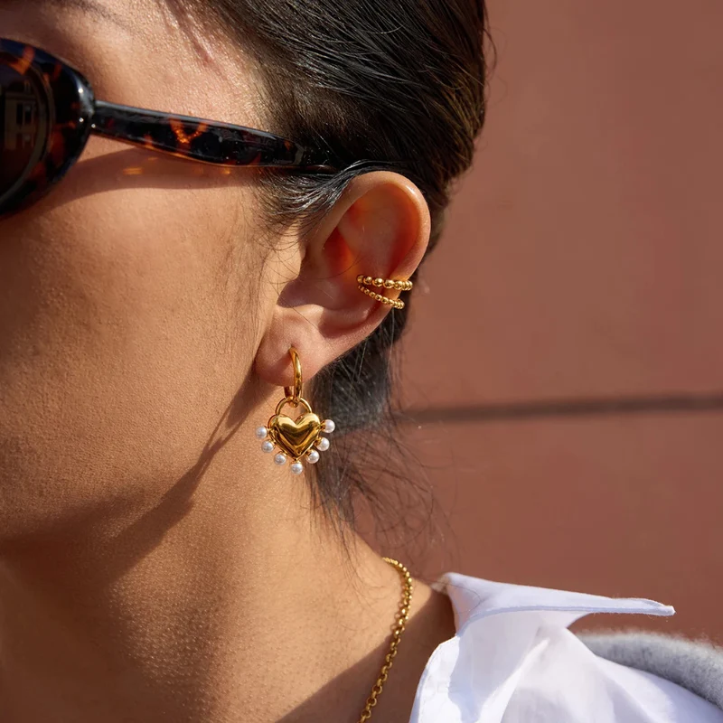 Boucles d'Oreilles Coeur et Perles Blanches