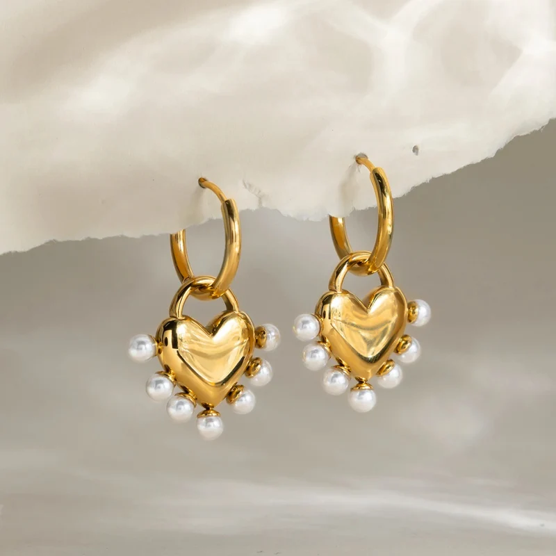Boucles d'Oreilles Coeur et Perles Blanches