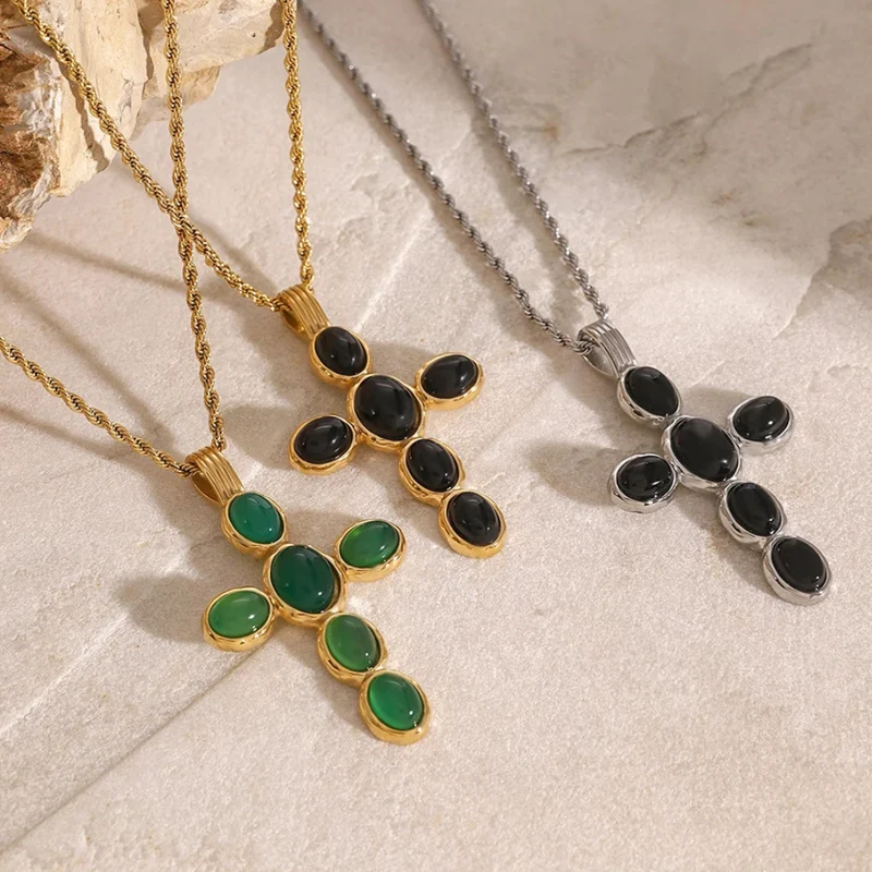 Collier Croix Perles Noires