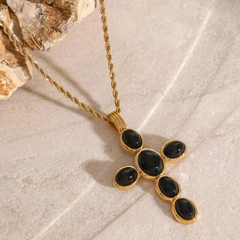 Collier Croix Perles Noires