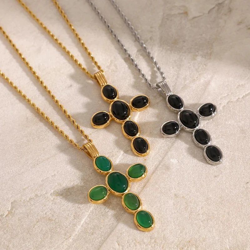 Collier Croix Perles Noires