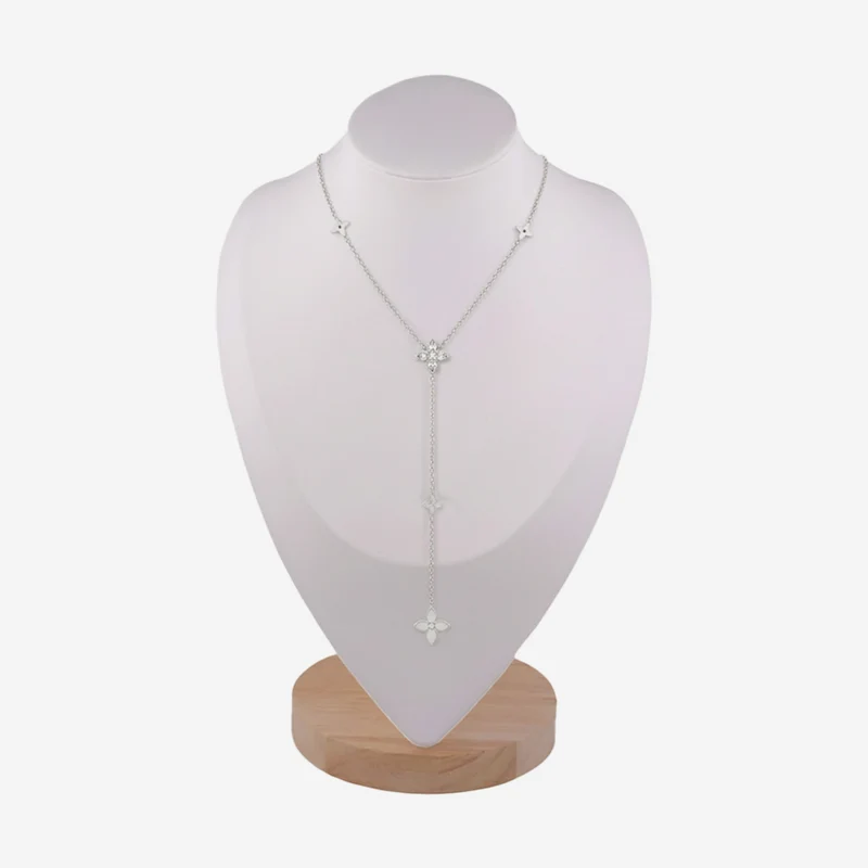 Collier Opéra Quatre Pétales Raffiné