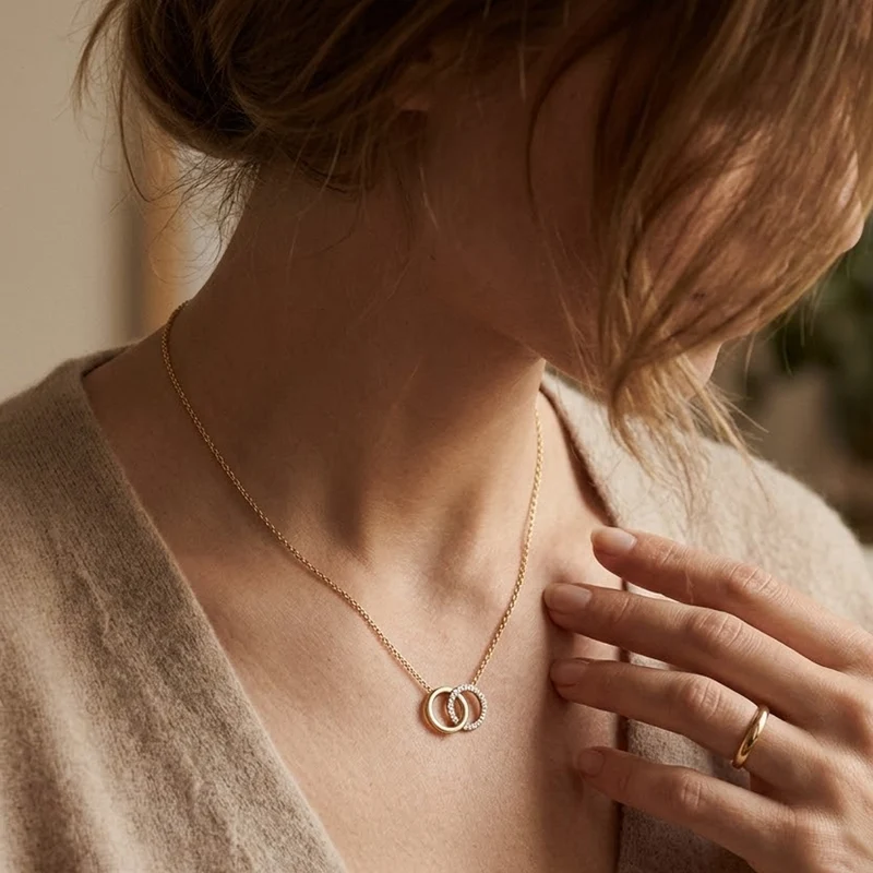 Collier Double Cercle Raffiné avec Mini Strass