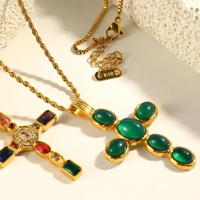 Collier Croix Perles Vertes