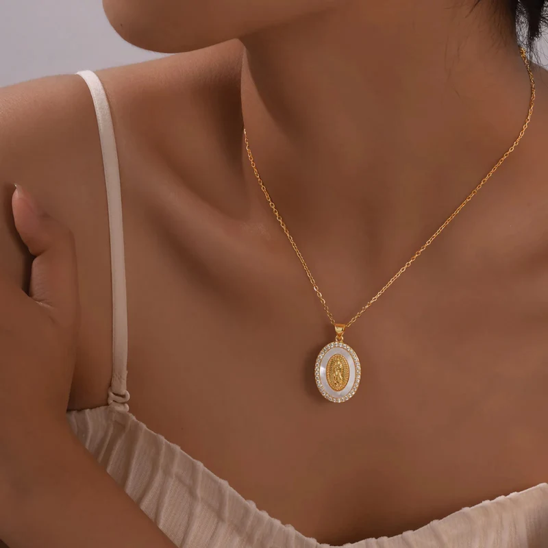 Collier Vierge Marie Blanc et Strass
