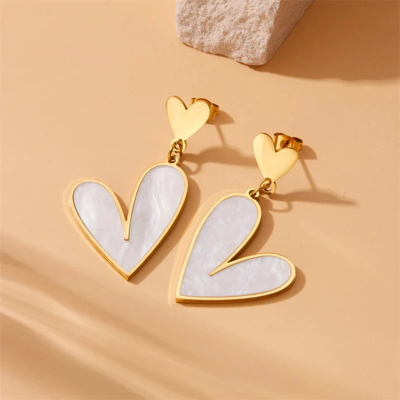 Boucles d'Oreilles Coeurs Nacre Blanc