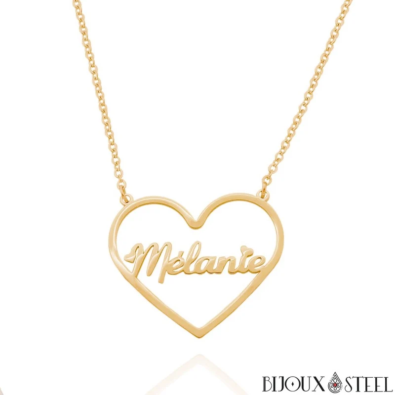 Collier prénom personnalisé dans son coeur en acier inoxydable